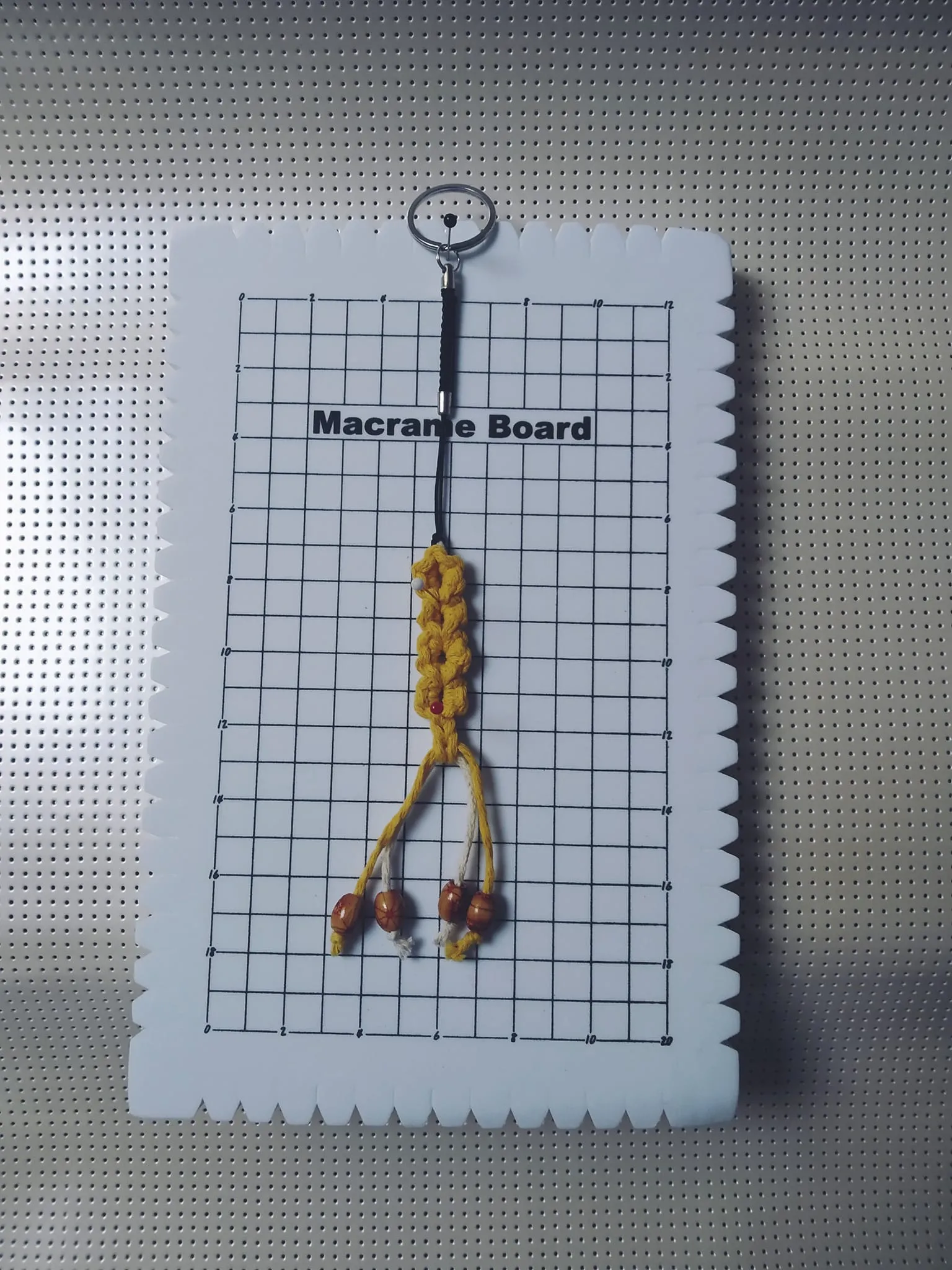 Planche pour macramé